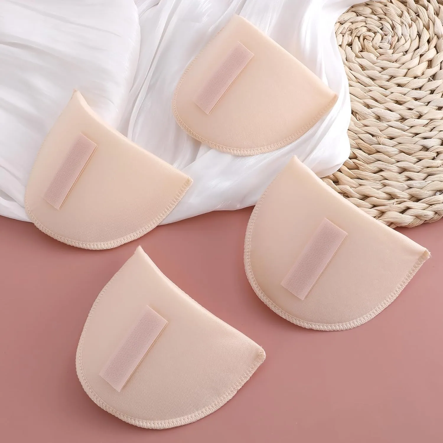 WLLHYF Set-in Shoulder Pads Thickness 1.5cm Breathable Sponge Pads Shoulder Enhancer Sewing Supplies for Women Men Sloping High Low Shoulders Blazer Suit T-Shirt (Skin Color, 2 Pairs)